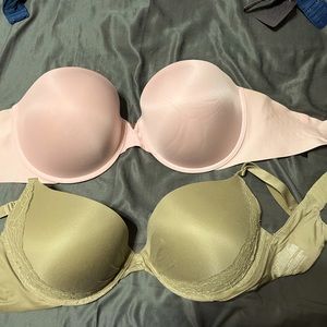 38DD Victoria’s Secret bras. One plunge. On strapless.